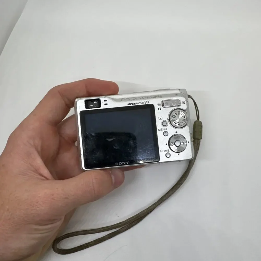 Sony Cybershot DSC-W80 7.2 MP Digital Camera + Battery SD Charger & Case Tested